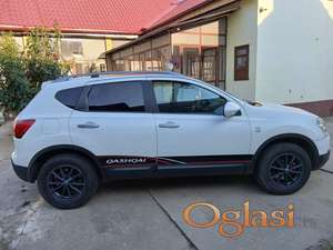 Nissan Qashqai nalepnice za auto